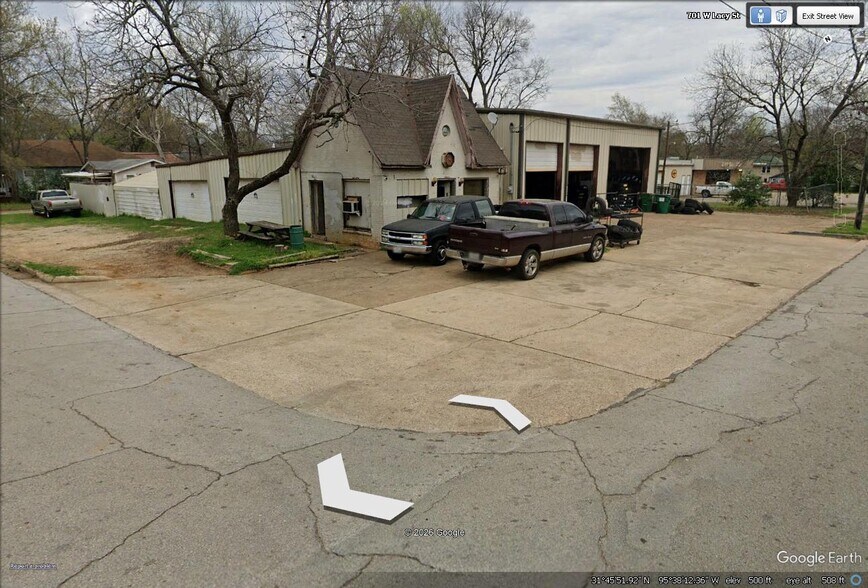 More Photos Of 613 Lacy St, Palestine Auto Repair For Sale