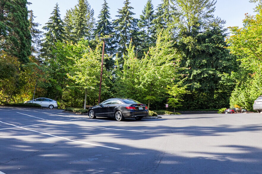 More Photos Of 2265 116th Ave NE, Bellevue Office For Lease