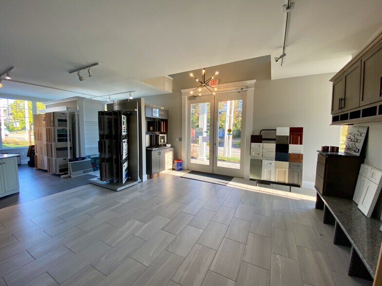 More Photos Of 147 Portsmouth Ave, Stratham Freestanding For Lease