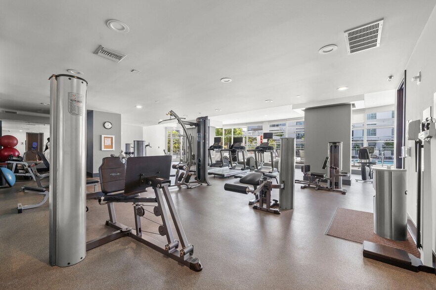 More Photos Of 400 W Ocean Blvd, Long Beach Apartments For Lease