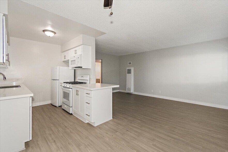 More Photos Of 1534 Manhattan Beach Blvd, Manhattan Beach Apartments For Sale