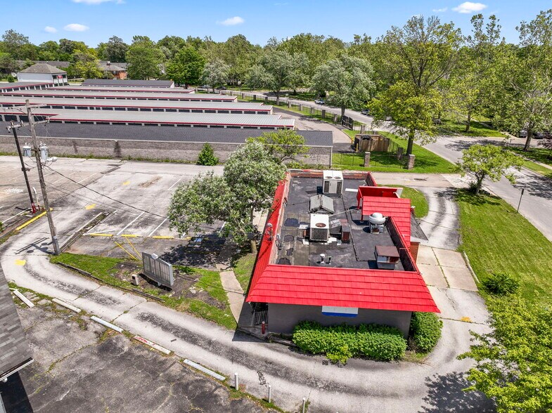 More Photos Of 1900 Tamarack Cir S, Columbus Fast Food For Lease