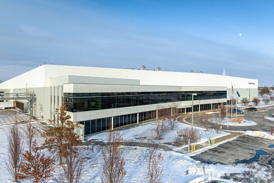 More Photos Of 2700 S Saginaw Rd, Midland Manufacturing For Sale