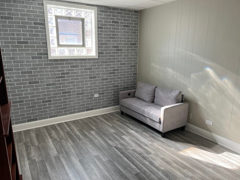 More Photos Of 10336-10334 S Western Ave, Chicago Office For Sale