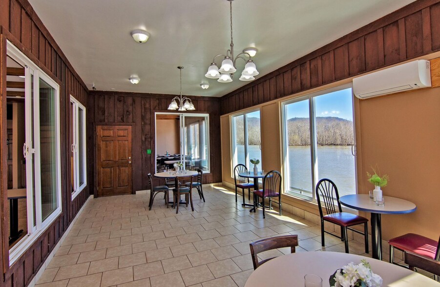 More Photos Of 846 Hinton Bypass Byp, Hinton Restaurant For Lease