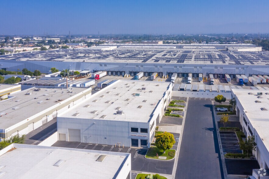 More Photos Of 7617-7621 Somerset Blvd, Paramount Unknown For Lease