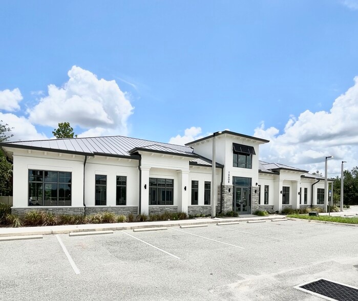 More Photos Of 16608 Sunrise Lakes Blvd, Clermont Medical For Sale