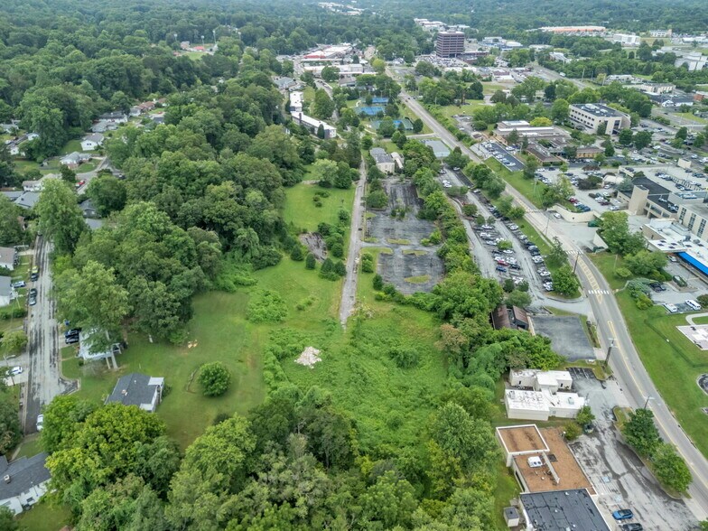 More Photos Of 203 Michigan Ave, Oak Ridge Land For Sale
