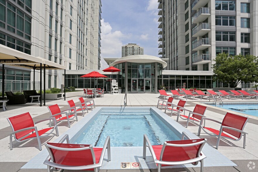 More Photos Of 555 W Kinzie St, Chicago Apartments For Lease