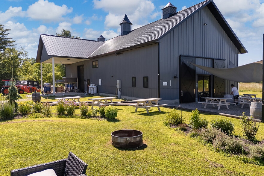 More Photos Of 10 Leeds Junction Rd, Leeds Winery Vineyard For Sale
