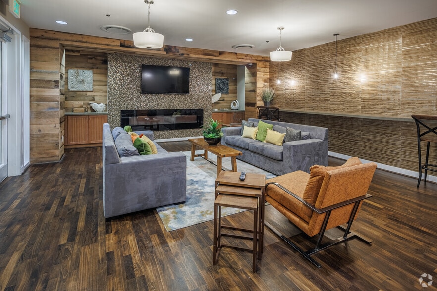 More Photos Of 622 S Broadway, Baltimore Apartments For Lease