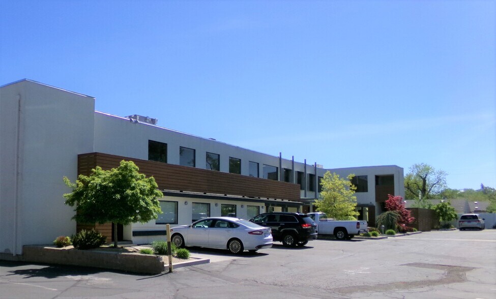 More Photos Of 855 W 7th St, Reno Office For Sale