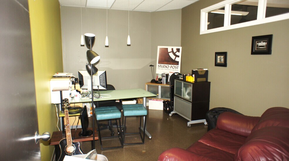 More Photos Of 7316 101 Ave NW, Edmonton Office For Sale