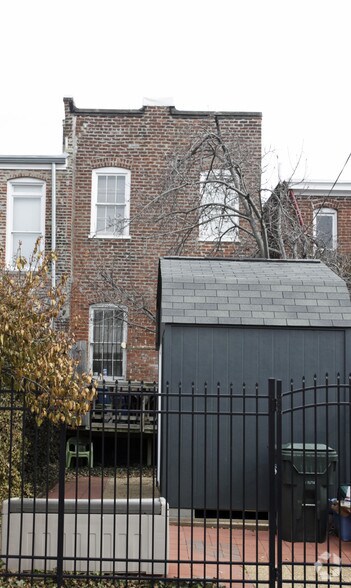 More Photos Of 17 E Main St, Richmond Office For Sale