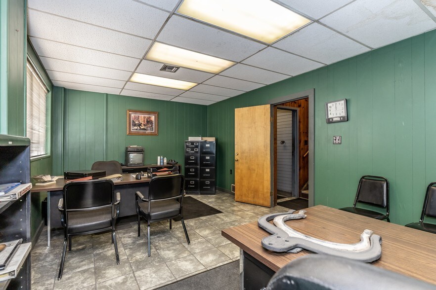 More Photos Of 283 N Main St, Fredericktown Industrial For Sale