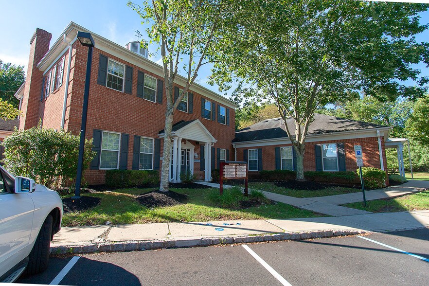 More Photos Of 211 Commons Way, Princeton Unknown For Lease