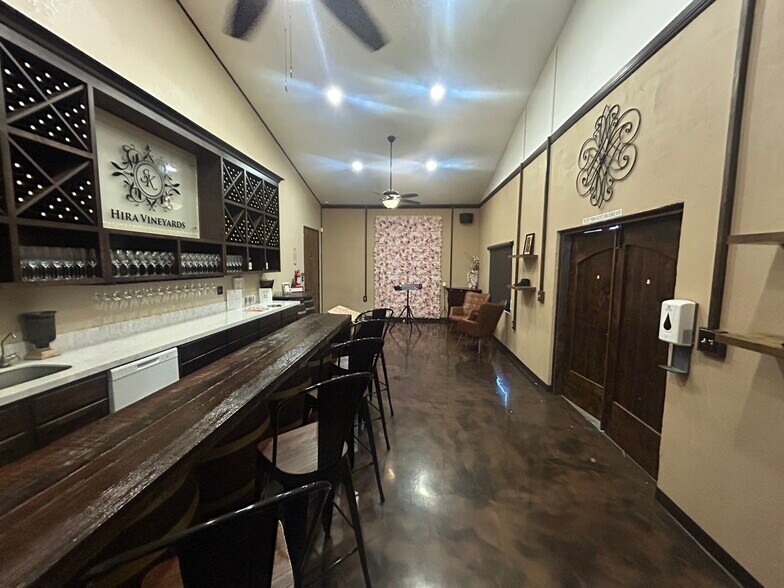 More Photos Of 8482 W Linne Rd, Tracy Winery Vineyard For Lease