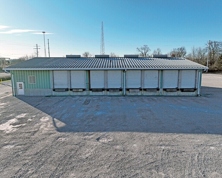 More Photos Of 2001 W Mitchell St, Salem Industrial For Sale