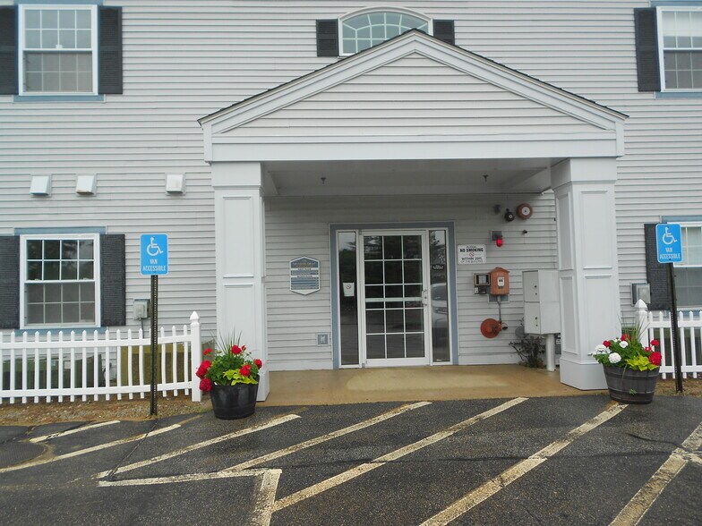 More Photos Of 130 Pembroke Rd, Concord Office For Lease
