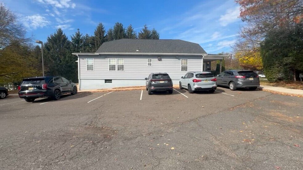 More Photos Of 1575 Brunswick Ave, Lawrence Township Cumberland Bank For Lease