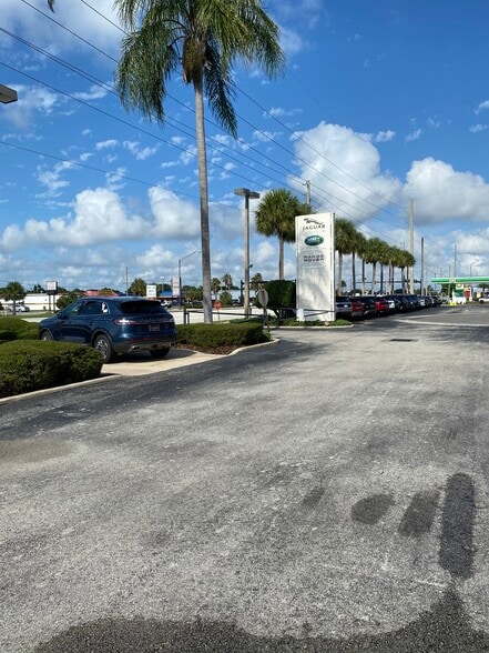 More Photos Of 1800-1850 E Merritt Island Cswy, Merritt Island Auto Dealership For Sale