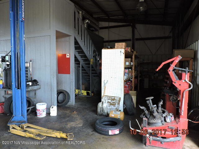 More Photos Of 10045 Ridgeway Industrial Dr, Olive Branch Auto Repair For Sale