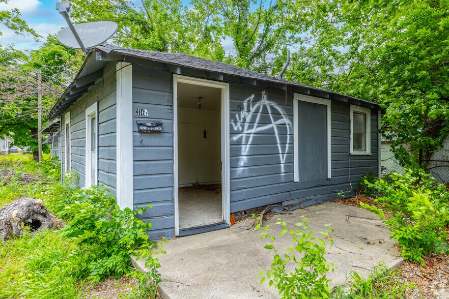 More Photos Of 312 N Creek St, Holdenville Apartments For Sale