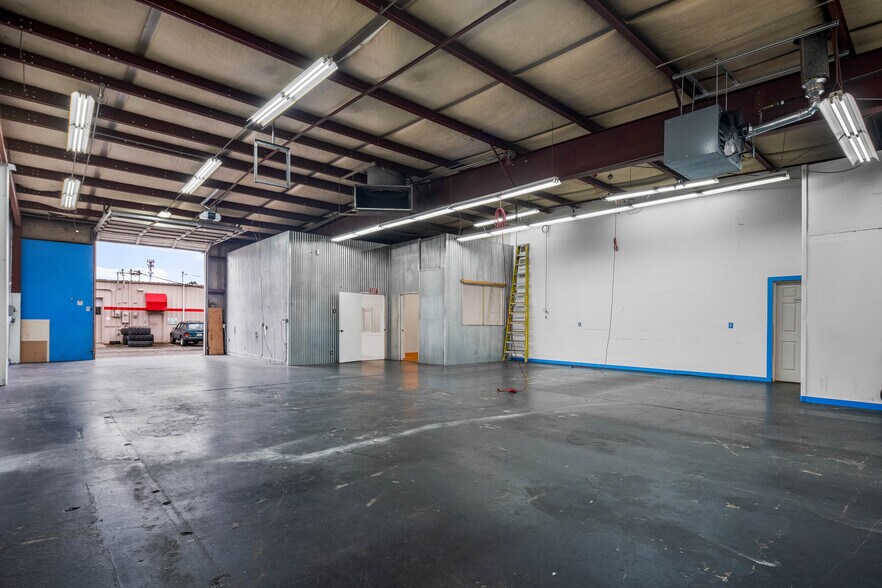 More Photos Of 1033 Avenue D, Snohomish Storefront For Lease