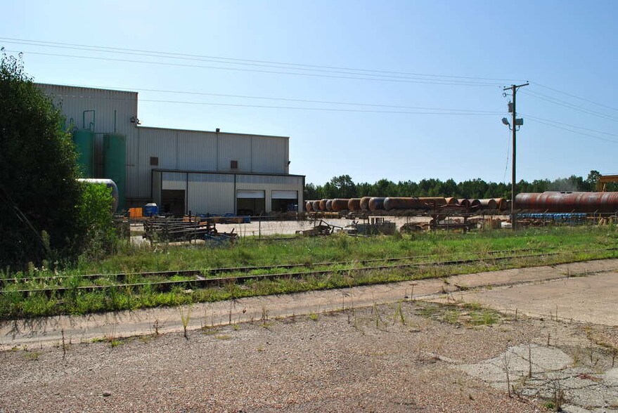 More Photos Of 220 Progress Blvd, Longview Warehouse For Sale