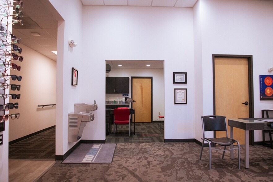More Photos Of 2014 Dudley Ave, Parkersburg Medical For Sale