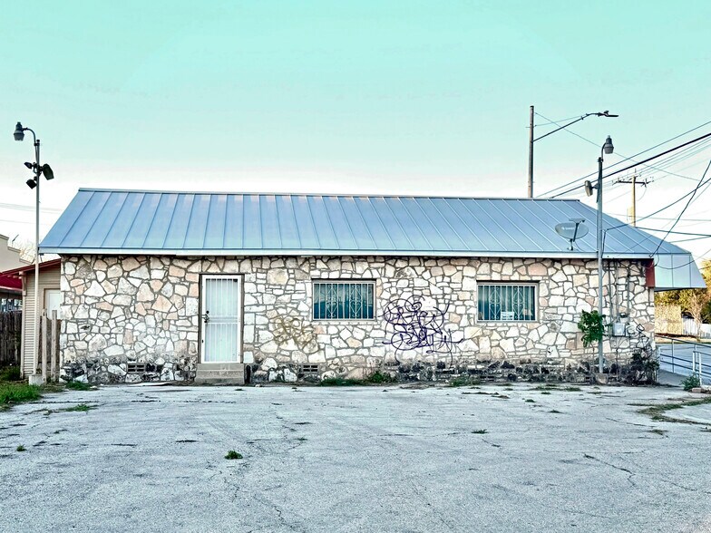 More Photos Of 615 Pleasanton Rd, San Antonio Office Residential For Sale