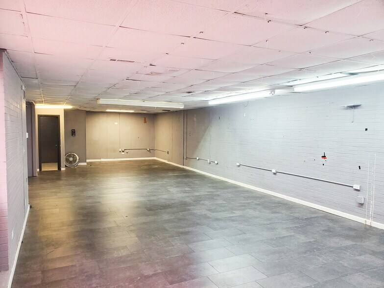 More Photos Of 1400 Shorter Ave NW, Rome Flex For Sale