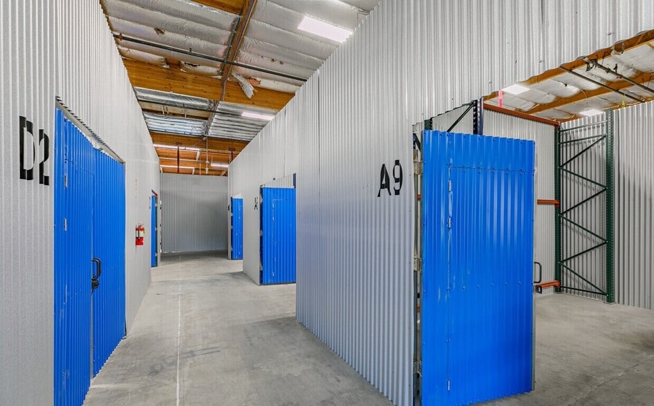 More Photos Of 10949 E Peakview Ave, Englewood Manufacturing For Lease