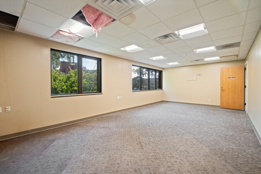 More Photos Of 1015 Michigan Ave, Logansport Flex For Sale