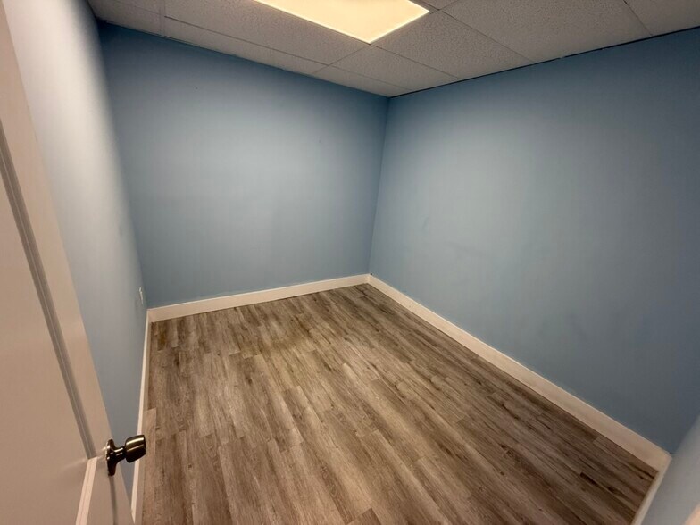 More Photos Of 1665 W 68th St, Hialeah Unknown For Lease
