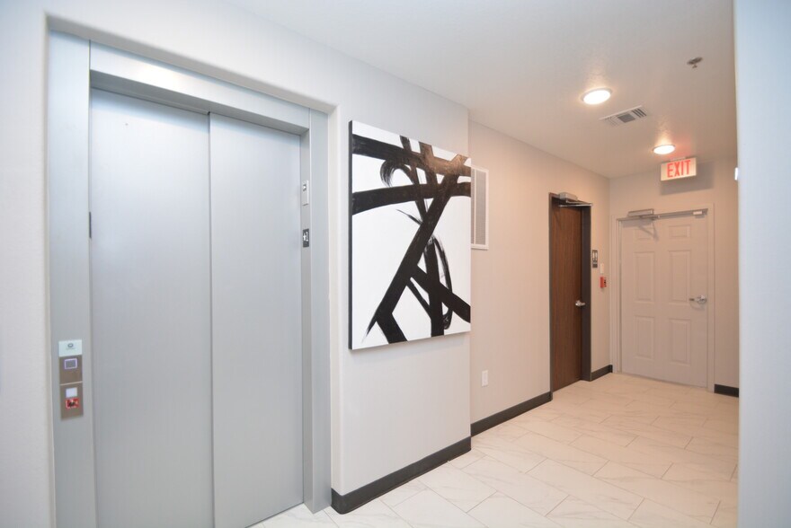 More Photos Of 6542 Greatwood Pky, Sugar Land Medical For Sale