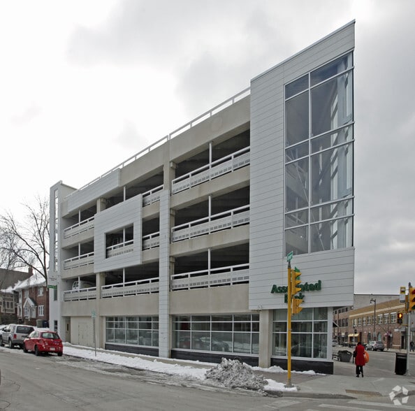 More Photos Of 2574-2590 N Downer Ave, Milwaukee Storefront For Sale