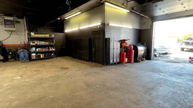 More Photos Of 860 Orange Ave, West Haven Auto Dealership For Sale