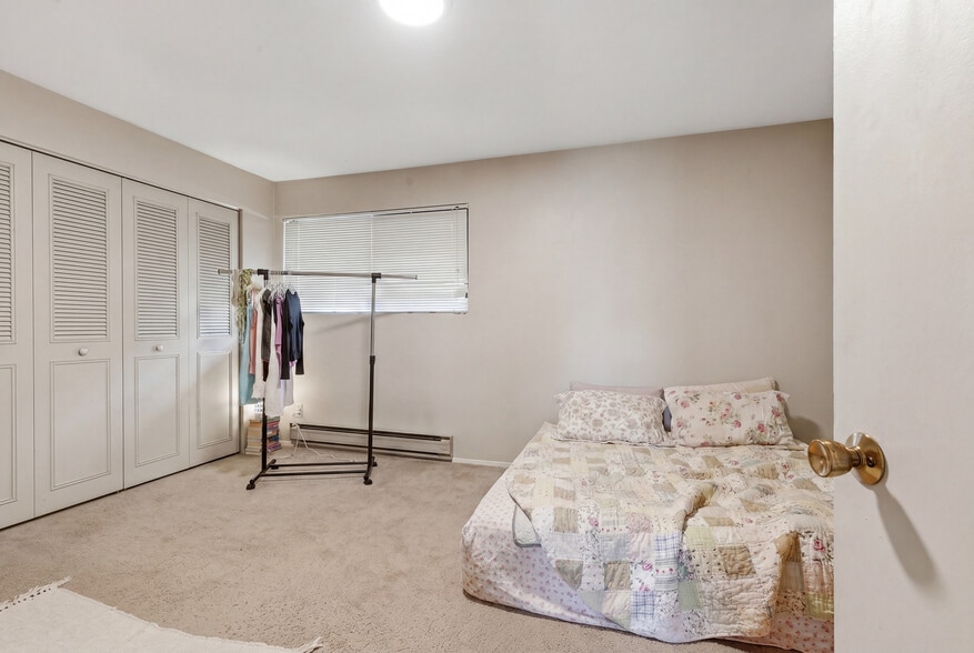 More Photos Of 2820 15th W, Seattle Apartments For Sale