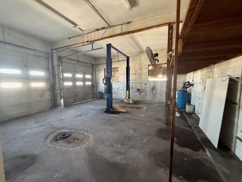 More Photos Of 3960 Silver Star Rd, Orlando Auto Dealership For Sale