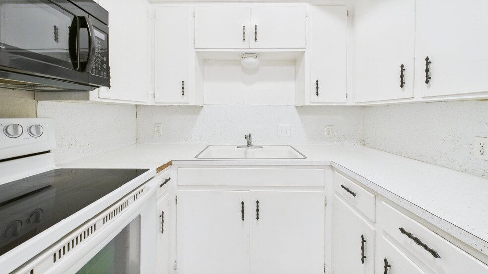 More Photos Of 2123 15th St, Lubbock Apartments For Sale