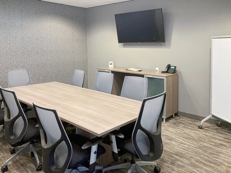 More Photos Of 7150 E Camelback Rd, Scottsdale Coworking Space