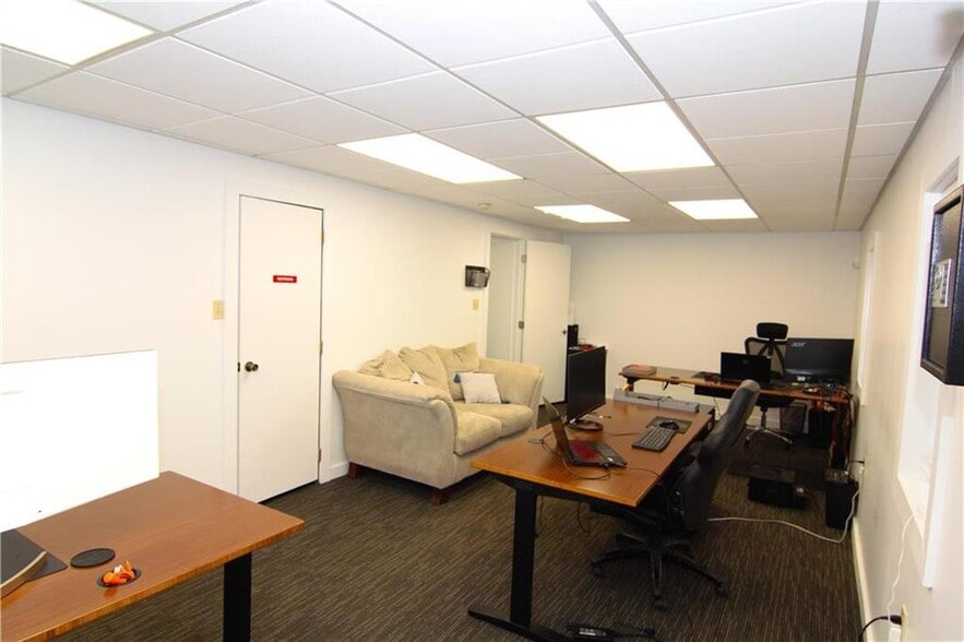 More Photos Of 3348 Easton Ave, Bethlehem Storefront For Lease