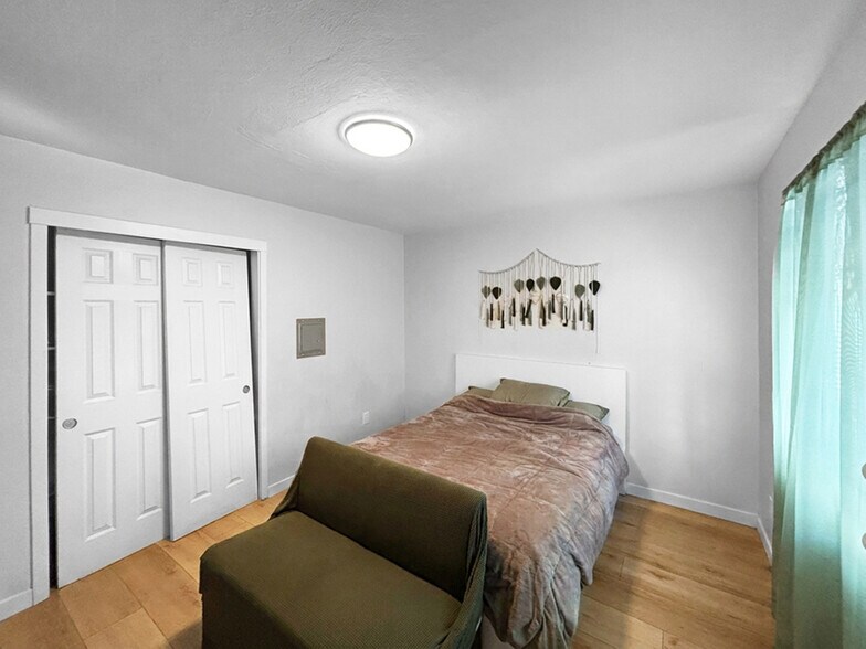 More Photos Of 204 Sunset Blvd, Hayward Apartments For Sale