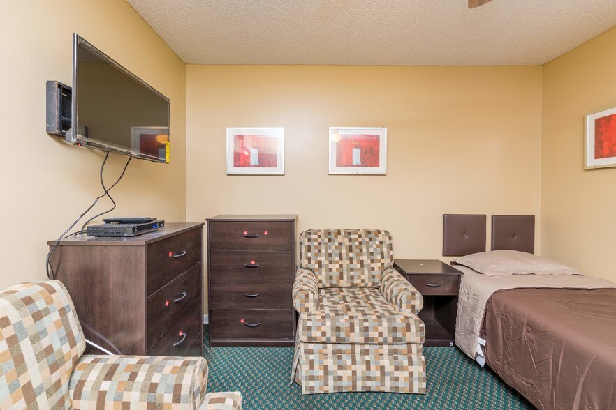 More Photos Of 15458 Snow Memorial Hwy, Brooksville Assisted Living For Sale