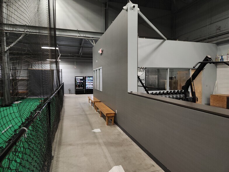 More Photos Of 340 McKinstry Ave, Chicopee Manufacturing For Lease