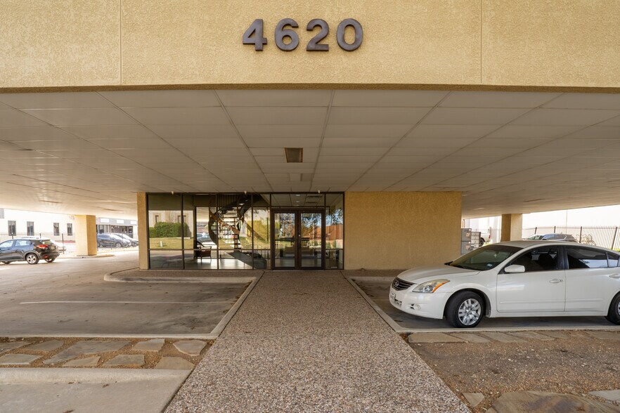 More Photos Of 4620 Sunbelt Dr, Addison Office For Sale