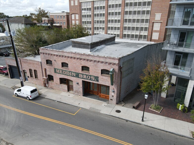 More Photos Of 32-34 Woolfe St, Charleston Freestanding For Lease