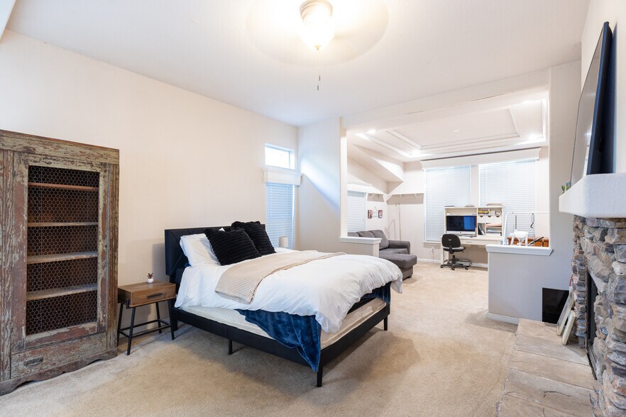 More Photos Of 3106 Golden Gate Dr, Napa Flex For Sale