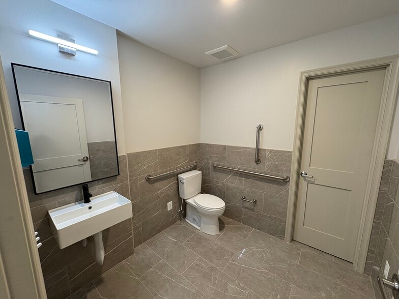 More Photos Of 2515 Fall Hill Ave, Fredericksburg Medical For Lease